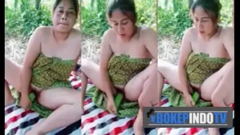 Bokep Indo Lagi Dikebun Masukin Timun Kememek