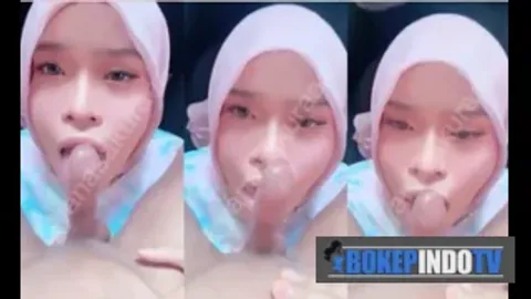 Bokep Indo Cewek Jilbab Nyepong Pacar Muncrat Dimuka